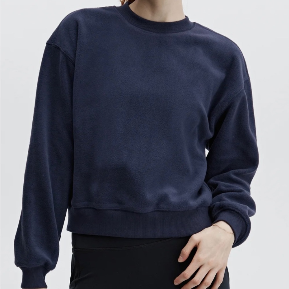 Fabletics size M navy blue Rayne Polar Fleece Crewneck